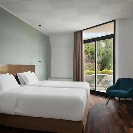 Four Points By Sheraton Catania Готель