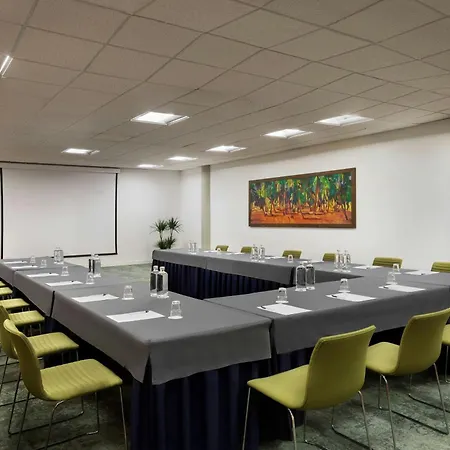Four Points By Sheraton Catania Готель